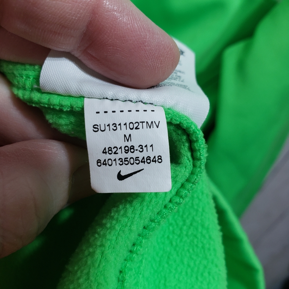Nike Men's Green Golf Tour Performance 1/2 Zip - Picture 7 of 8